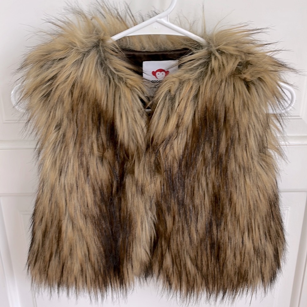 Adorable Faux Fur Appaman Vest Hood Eye closure in front fully lined SZ 4T